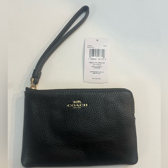 Coach Handbags - COACH pebbles leather wristlet corner zip